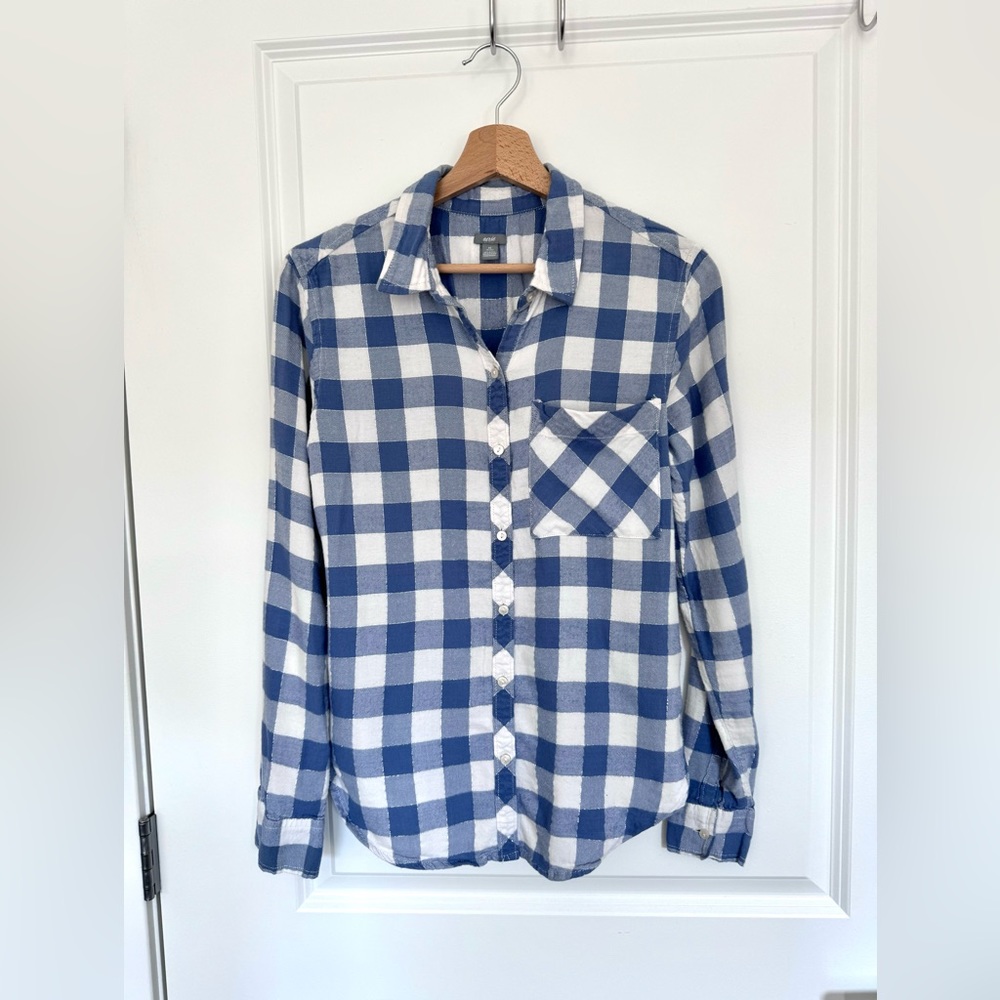 Aerie blue and silver gingham button down shirt size XS